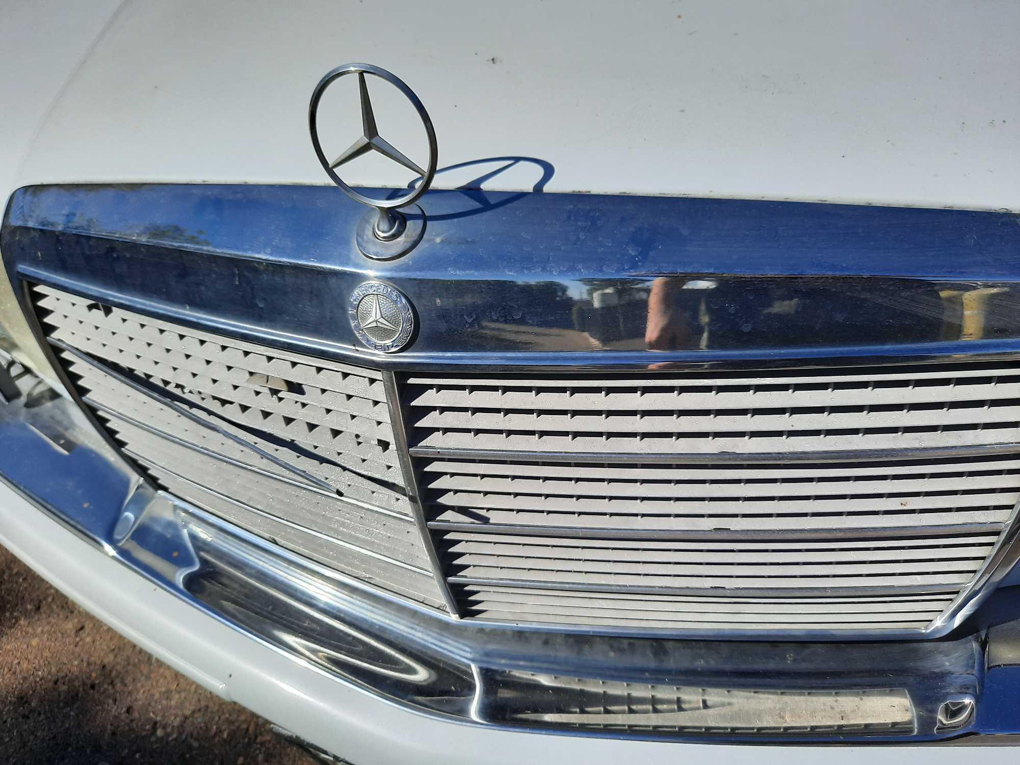 running 1990 Mercedes-Benz 300SE Gas Sedan 244-000 Miles