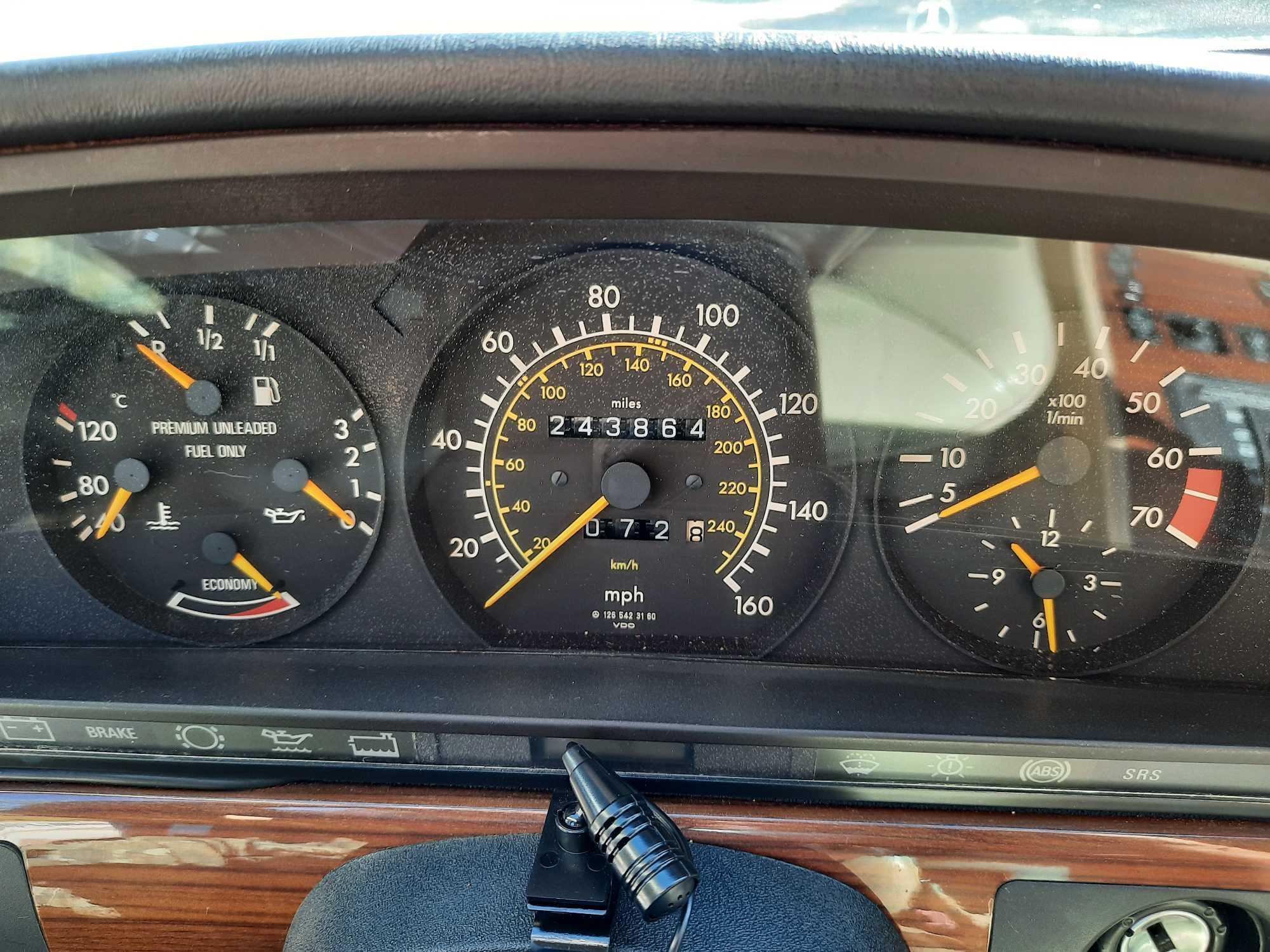 running 1990 Mercedes-Benz 300SE Gas Sedan 244-000 Miles