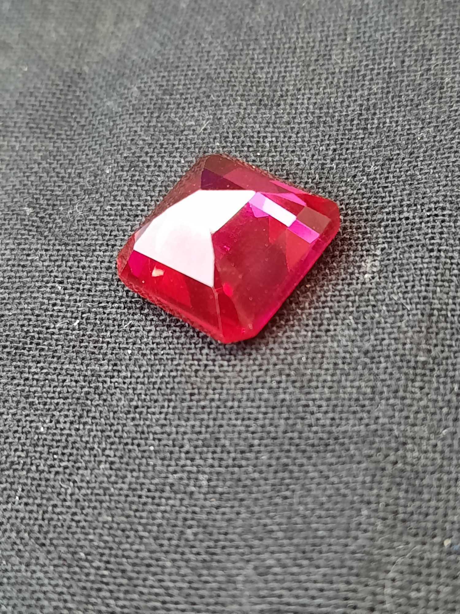 8.55ct Blood Red Ruby Natural Mined Gem Stone Genuine w/ GIE Card