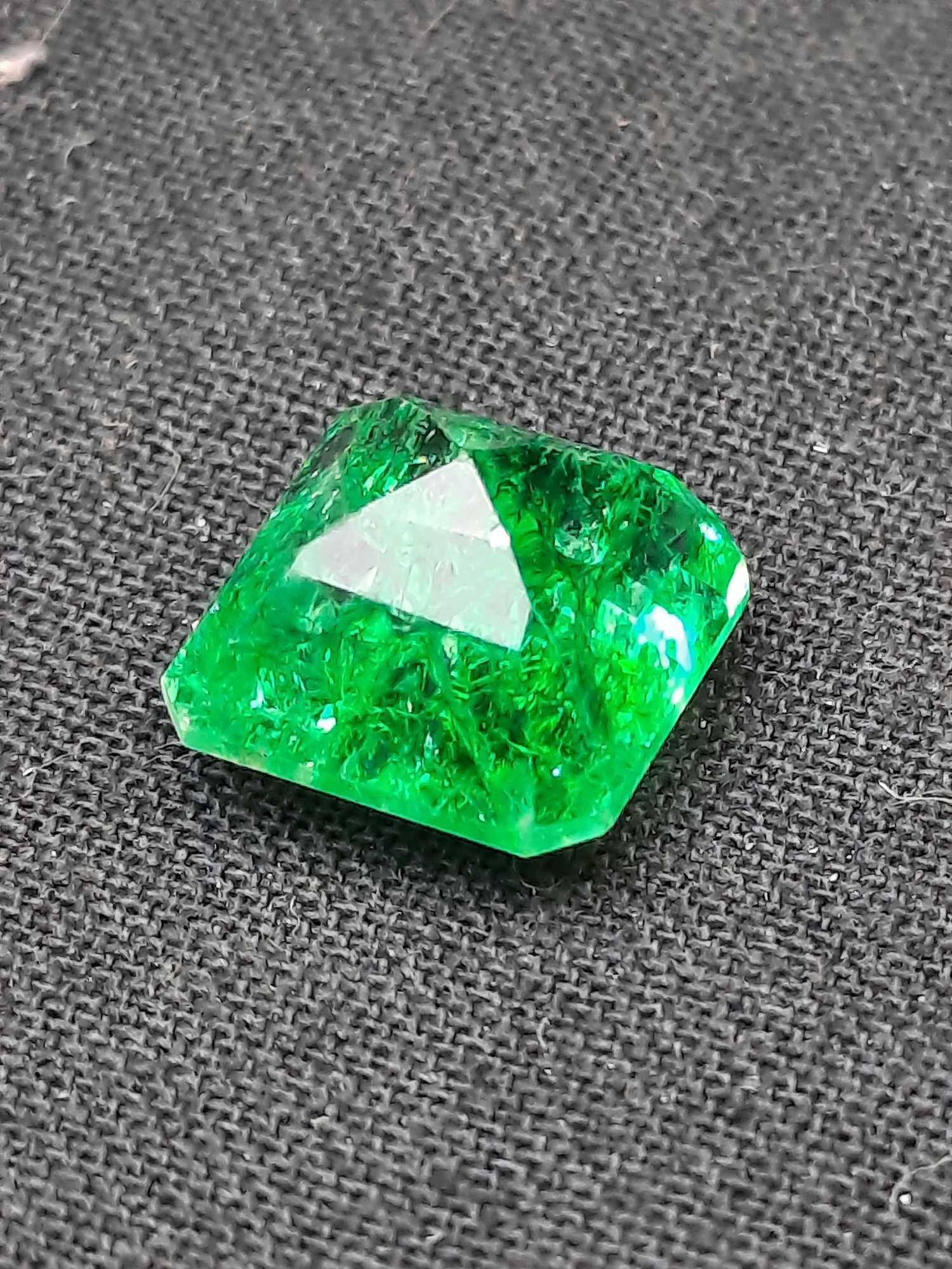 Emerald Colombia Green Beauty Natural Emerald 6.25cts Radiant Cut Gem Stone GGL Card