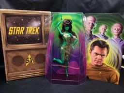 Star Trek 2016 Barbie. Desilu. Cool Box and pkv