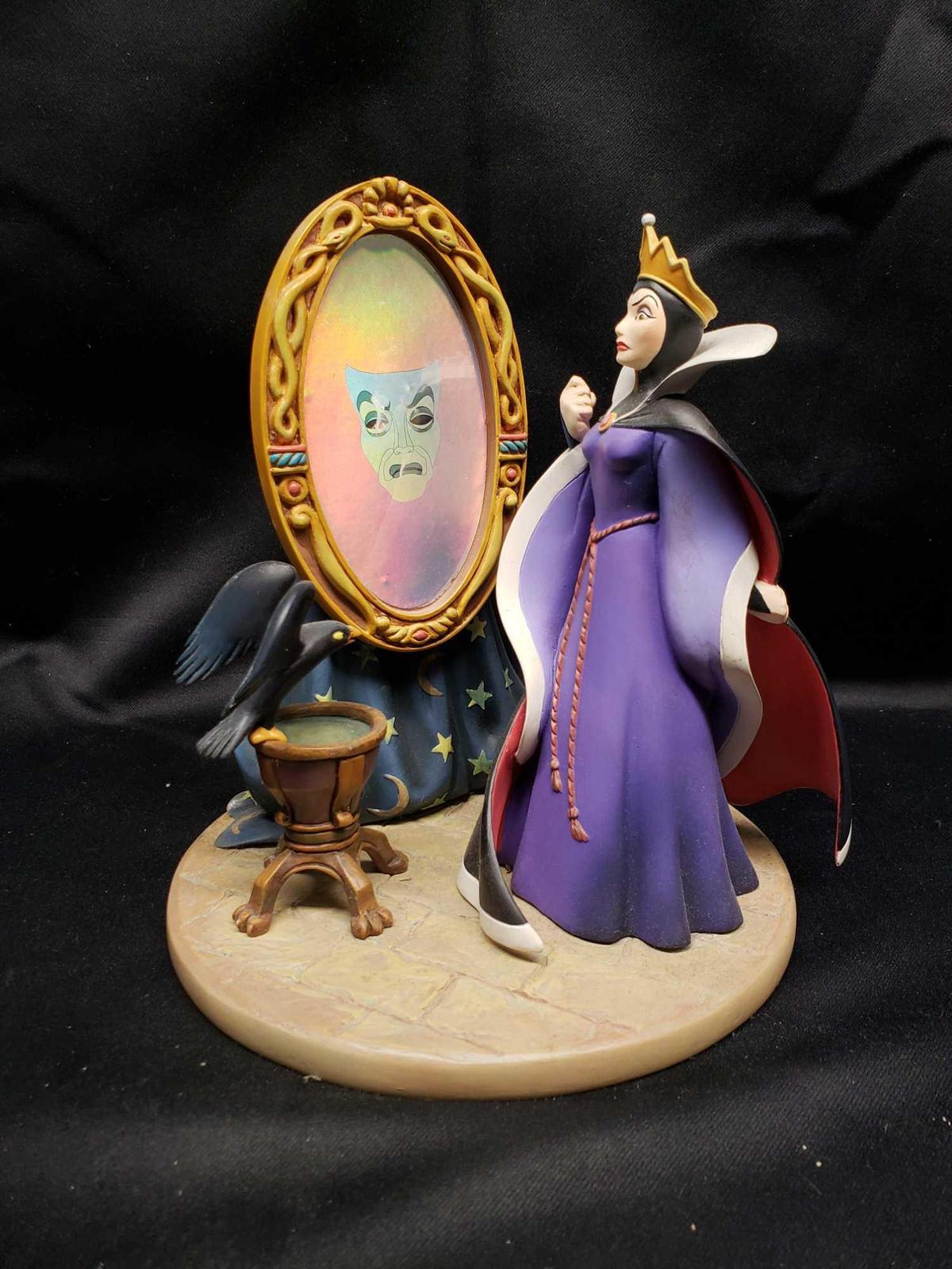 Walt Disney Snow White and the Seven Dwarfs. Evil Queen Figural Scene