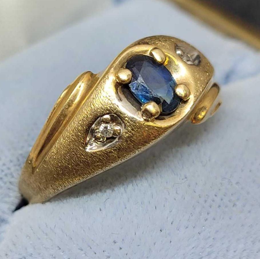 10kt gold plated blue Sapphire and diamond ring beautiful