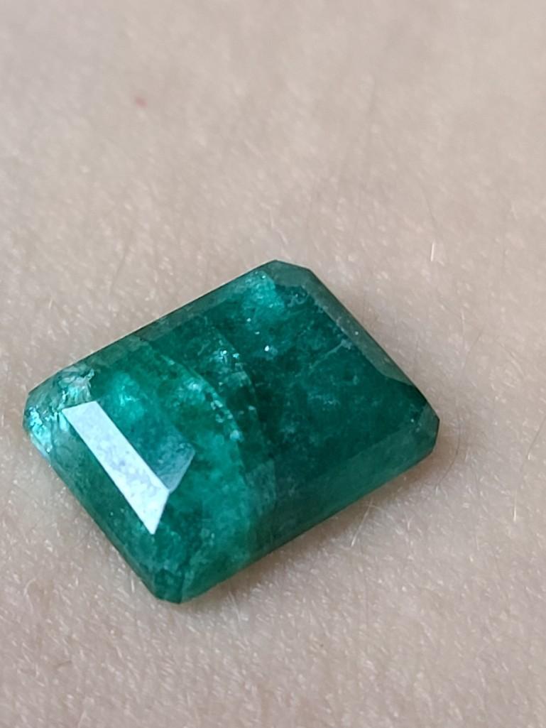 Green Emerald 6.31ct gemstone beautiful stone