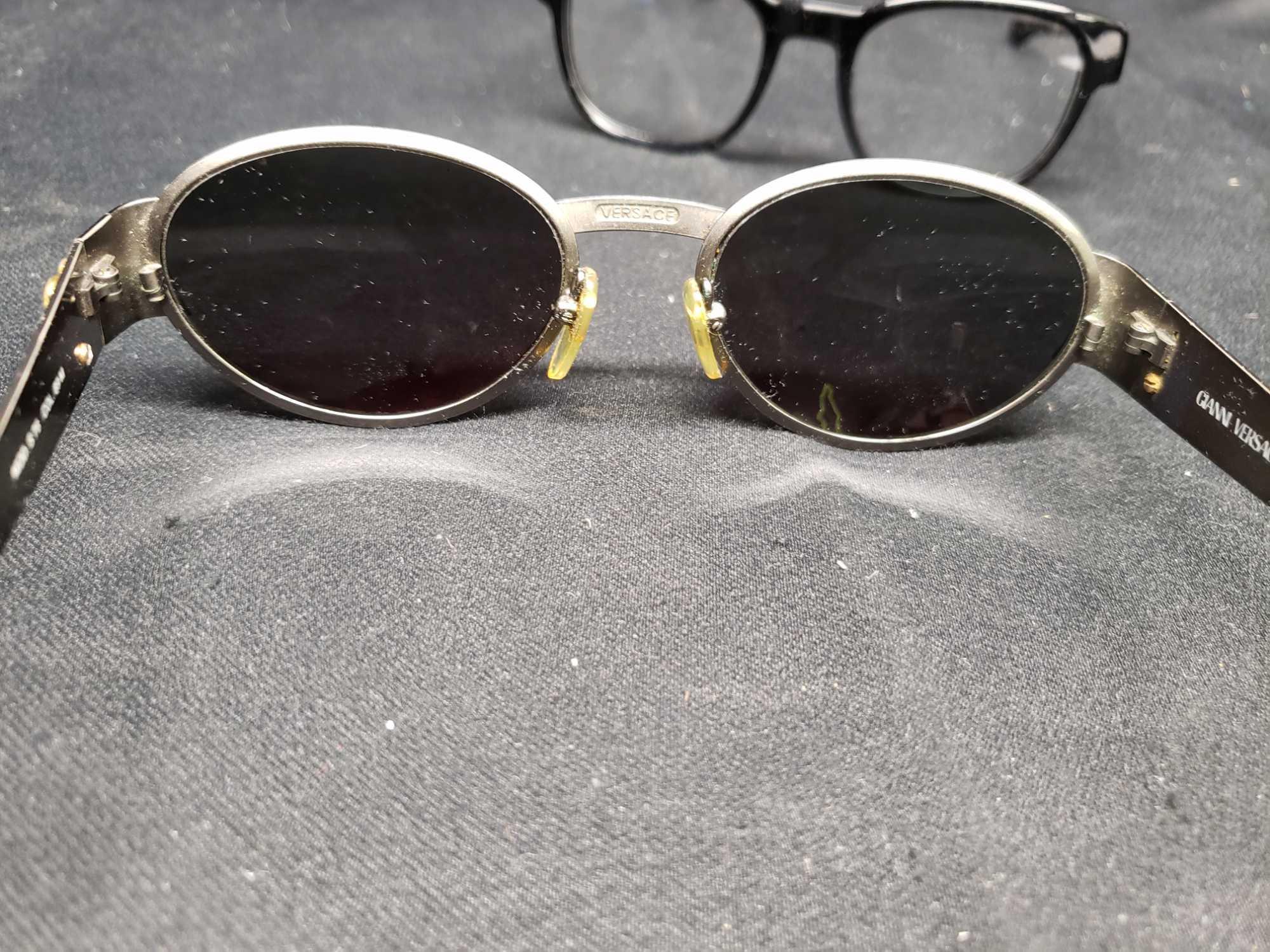 Gianni Versace made in Italy Sunglasses. Sample frames Cloverleaf