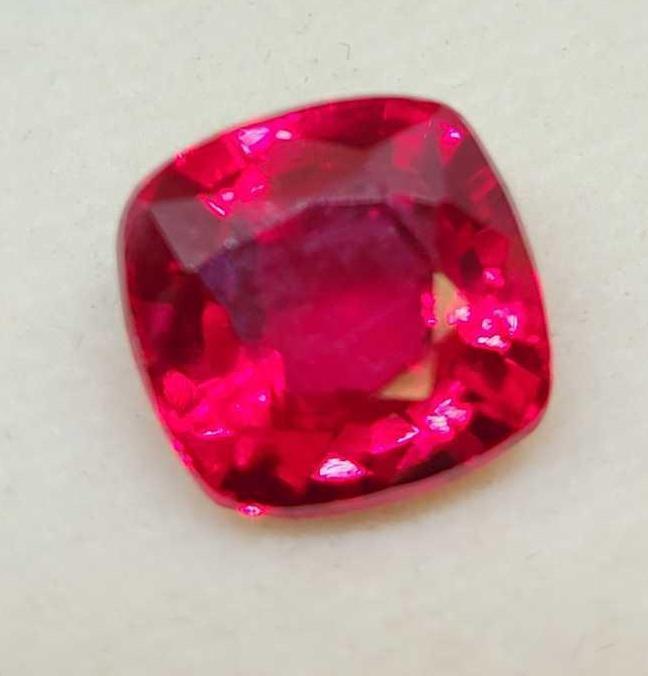 Red ruby 5.68ct princess cut Gemstone