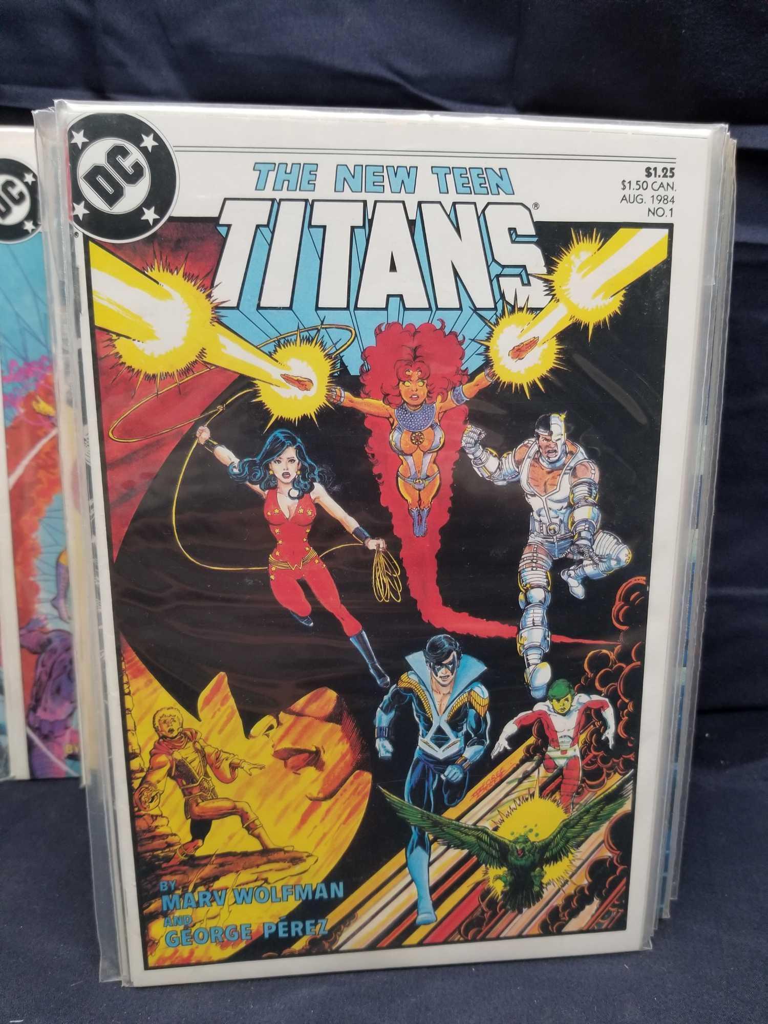 40 DC The New Teen Titans Comic Books