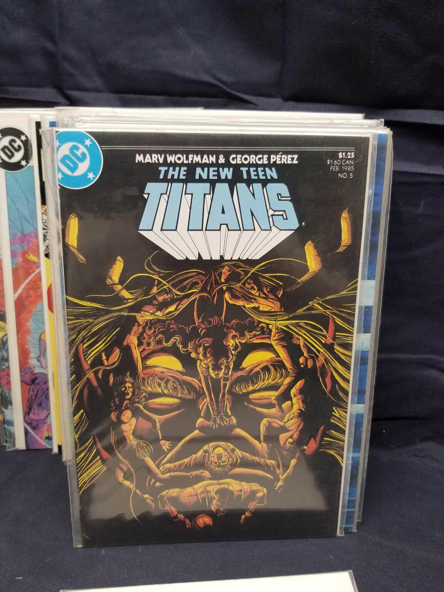 40 DC The New Teen Titans Comic Books