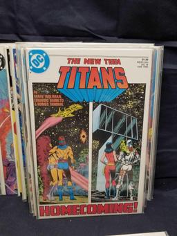 40 DC The New Teen Titans Comic Books