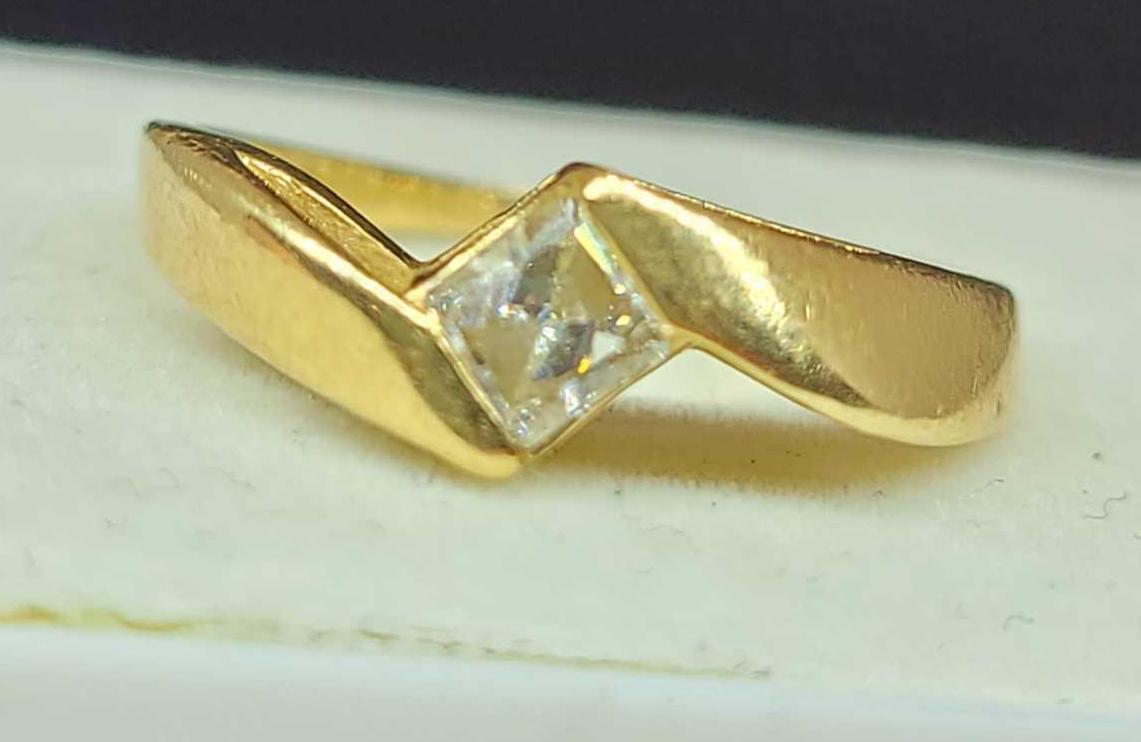 22-24kt gold diamond ring