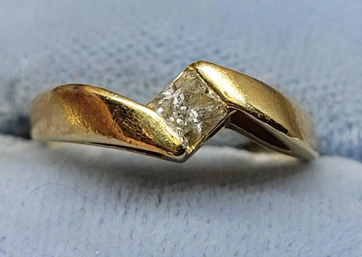 22-24kt gold diamond ring