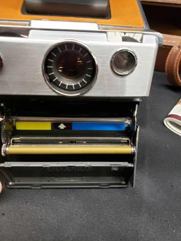 Polaroid SX-70 Land Camera With Case