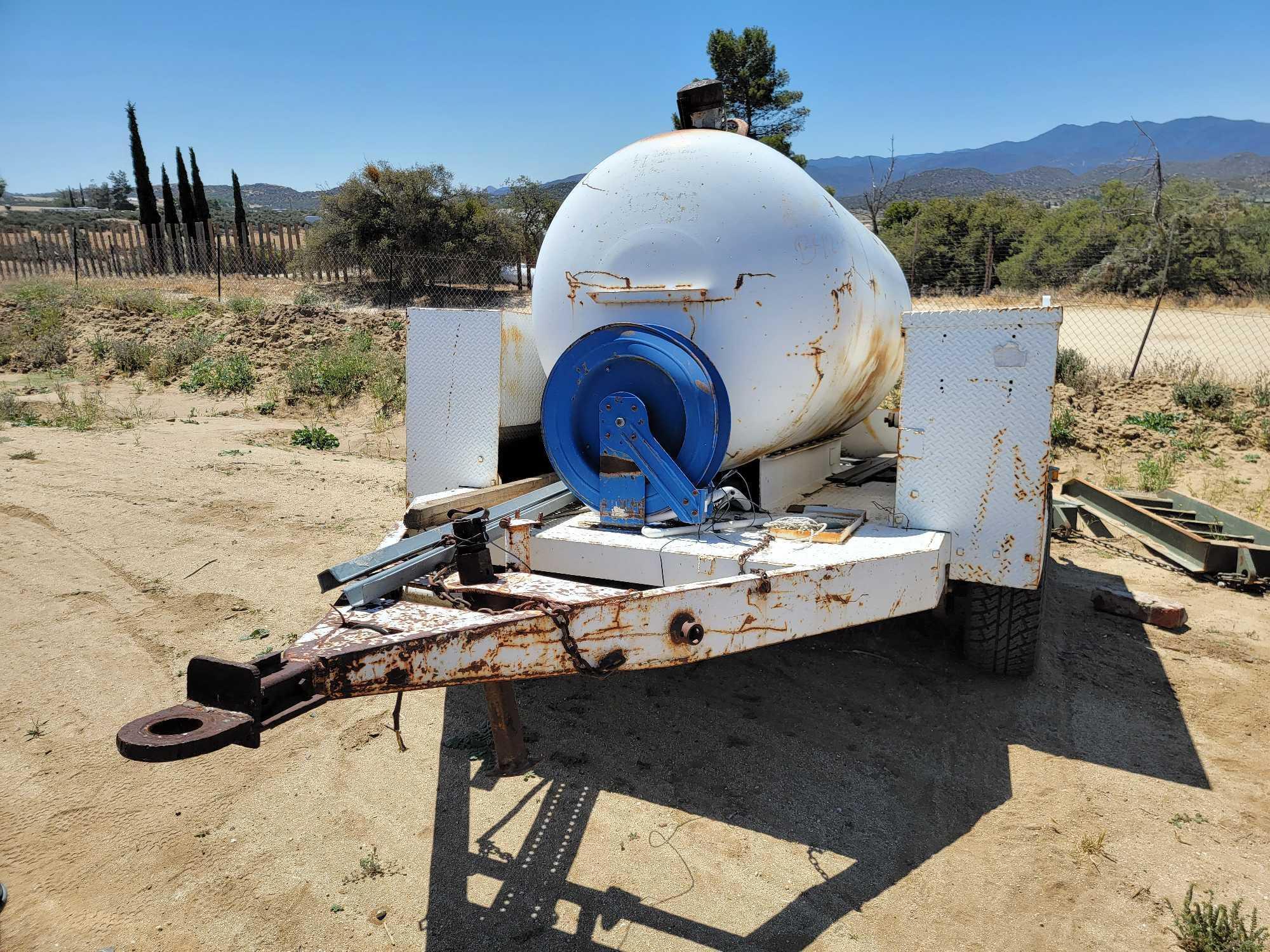 1986 Tow Behind Water Tank 750 Gallon Trailer 13ft Long