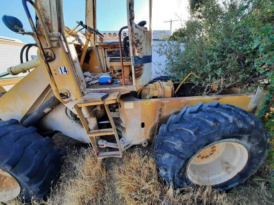 S-710 CAT Payloader 6700 Hours sold for parts only