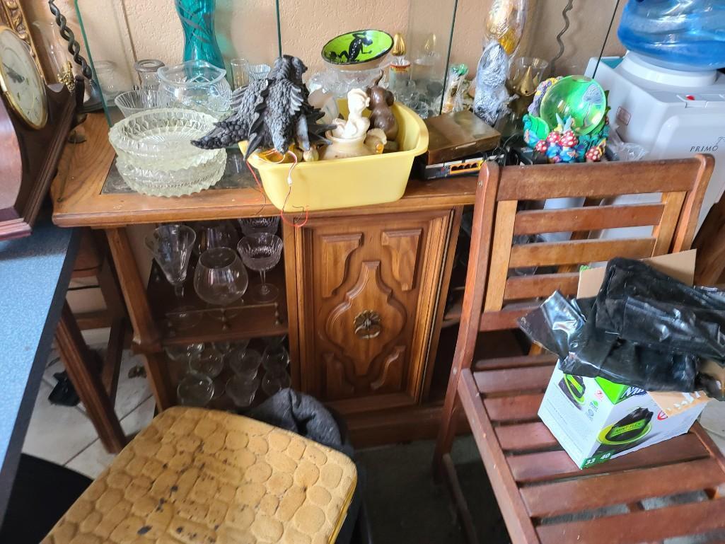 Entire Dining Room working side be side lizard tanks collectibles some equipment statues etc.