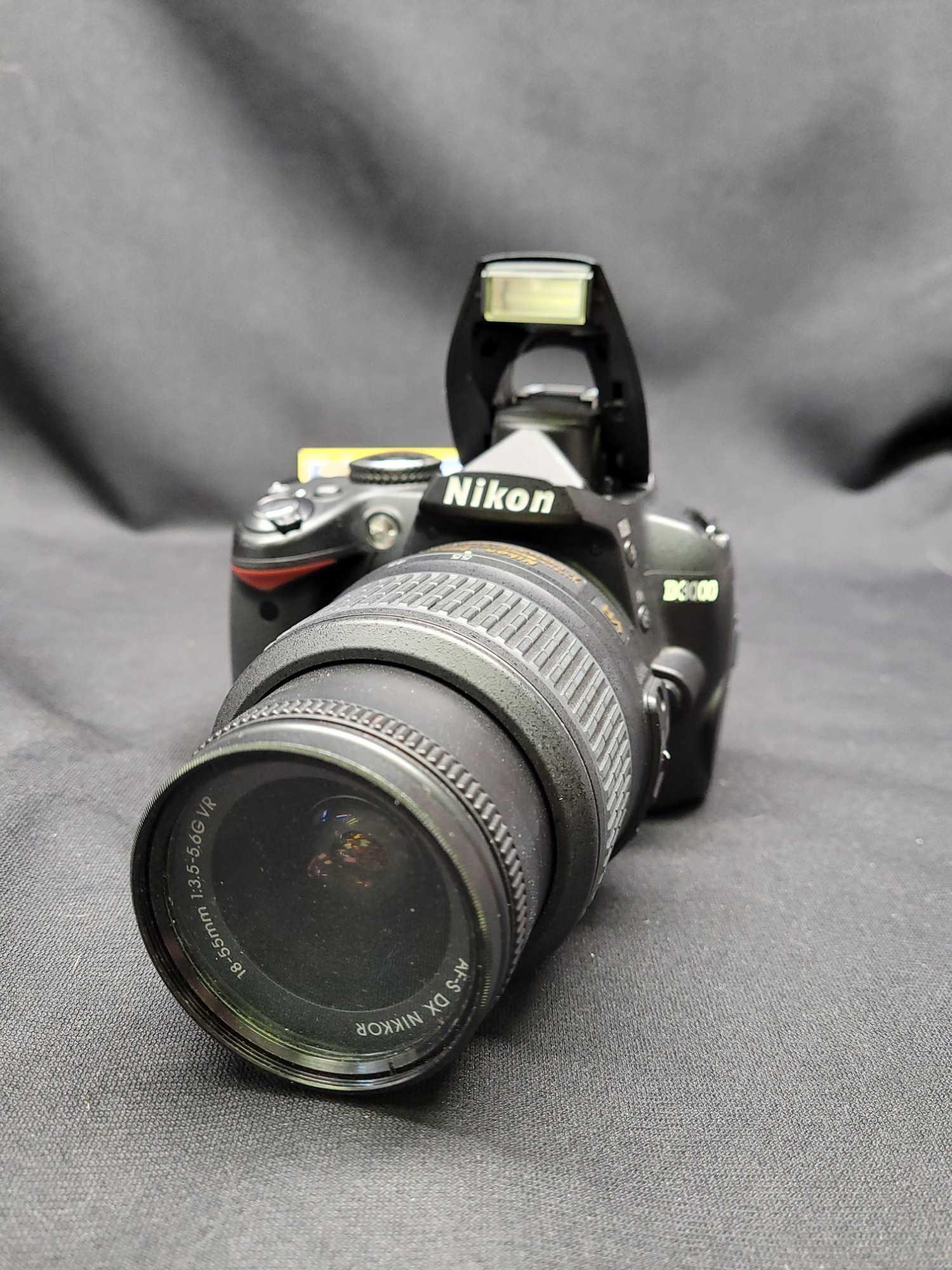 Nikon D3000 Digital camera With extra lens and Bag