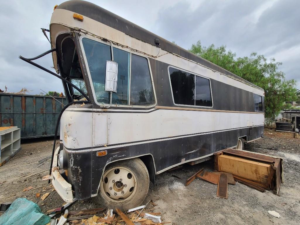 1972 Condor Coach II non running for parts no paperwork Tires Full