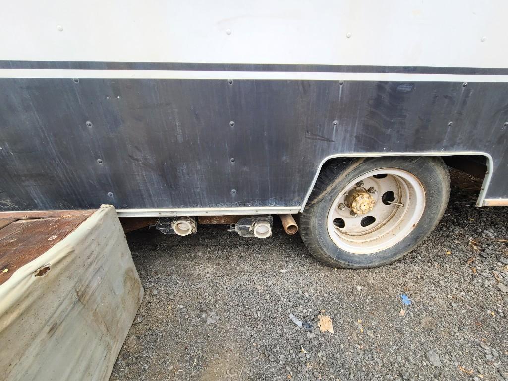 1972 Condor Coach II non running for parts no paperwork Tires Full