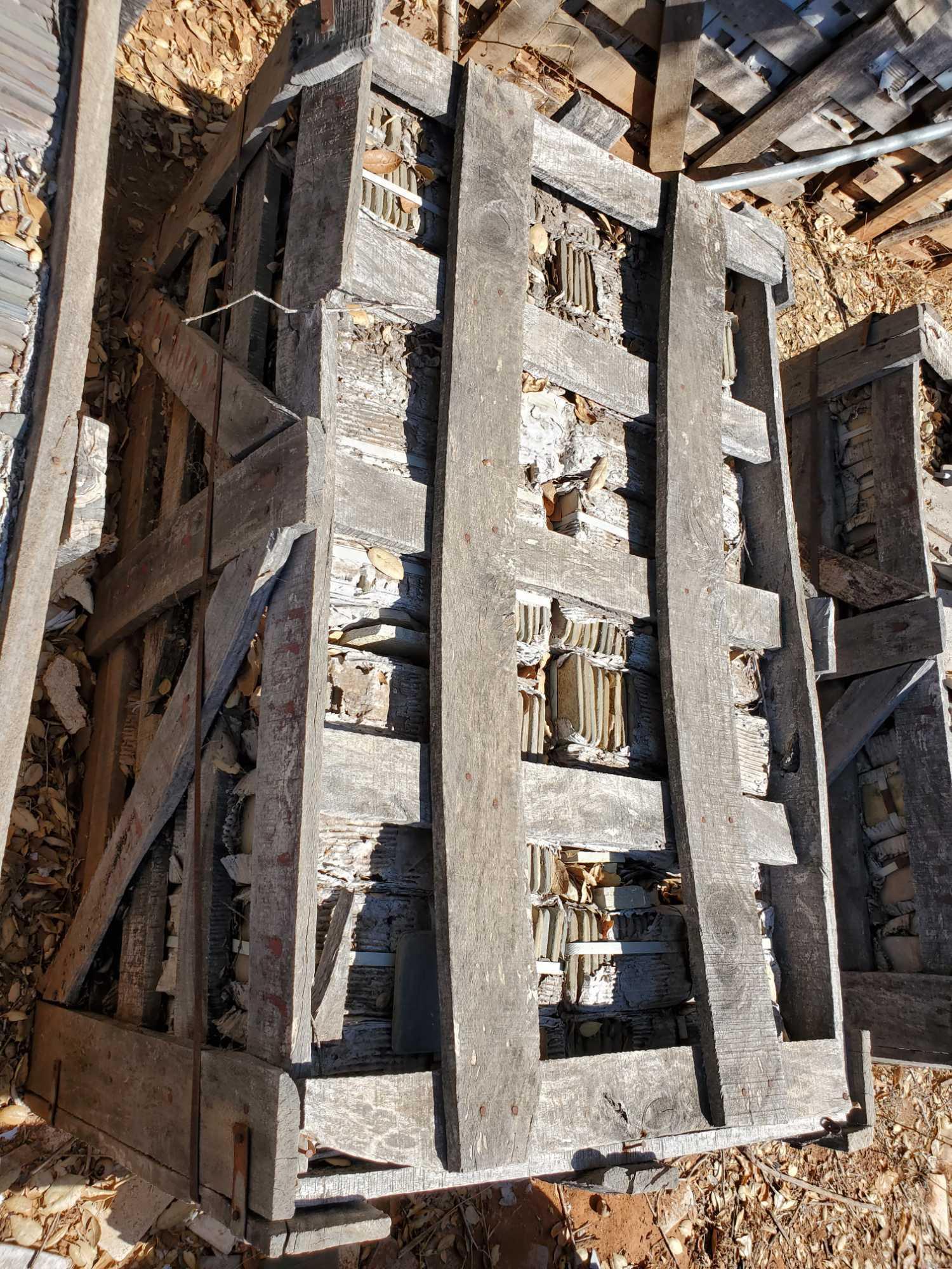 Pallet of 4 in x 4 in Smooth Grey Stone Tiles