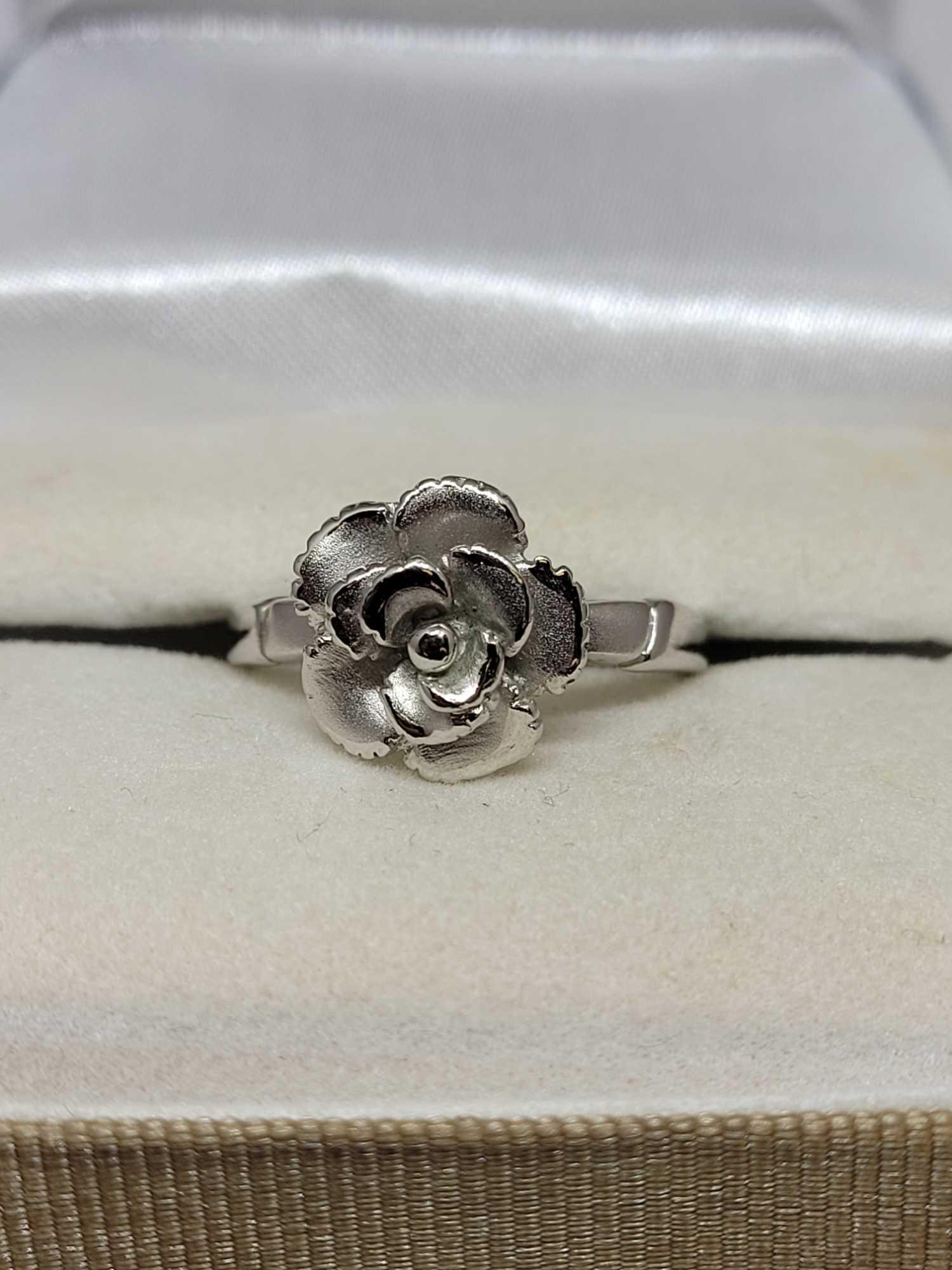 set of 10k White and yellow gold Rose rings size 8 1/2