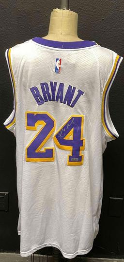 Lakers No 24 Jersey Signed by Kobe Bryant Heritage COA