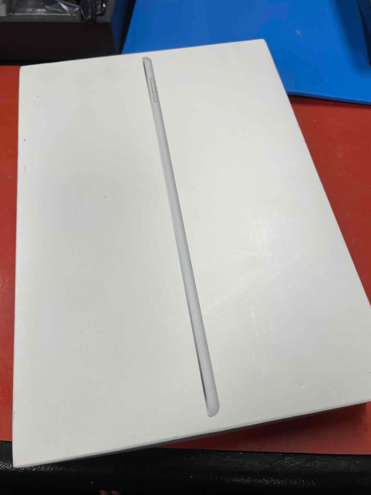 iPad Air 2 WiFi Cellular 64GB A1567