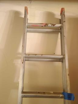 ladders x2 units retractable