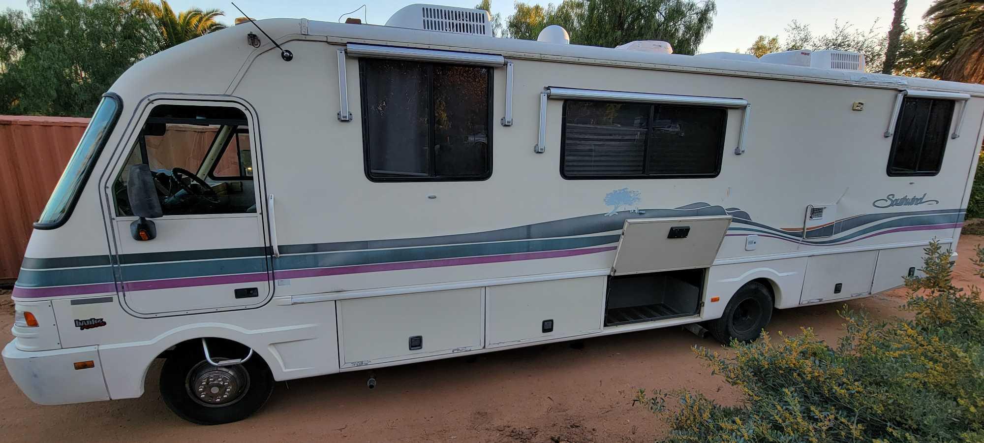 1995 Ford Southwinds 30ft RV 74,162 Miles Nov 2022 stickers