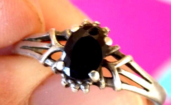 Native American silver ring very old circa 1920s to 1940s with 2+ ct red ruby earth mined gem nvc