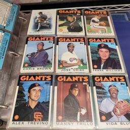 1986 Topps baseball cards 3 binders