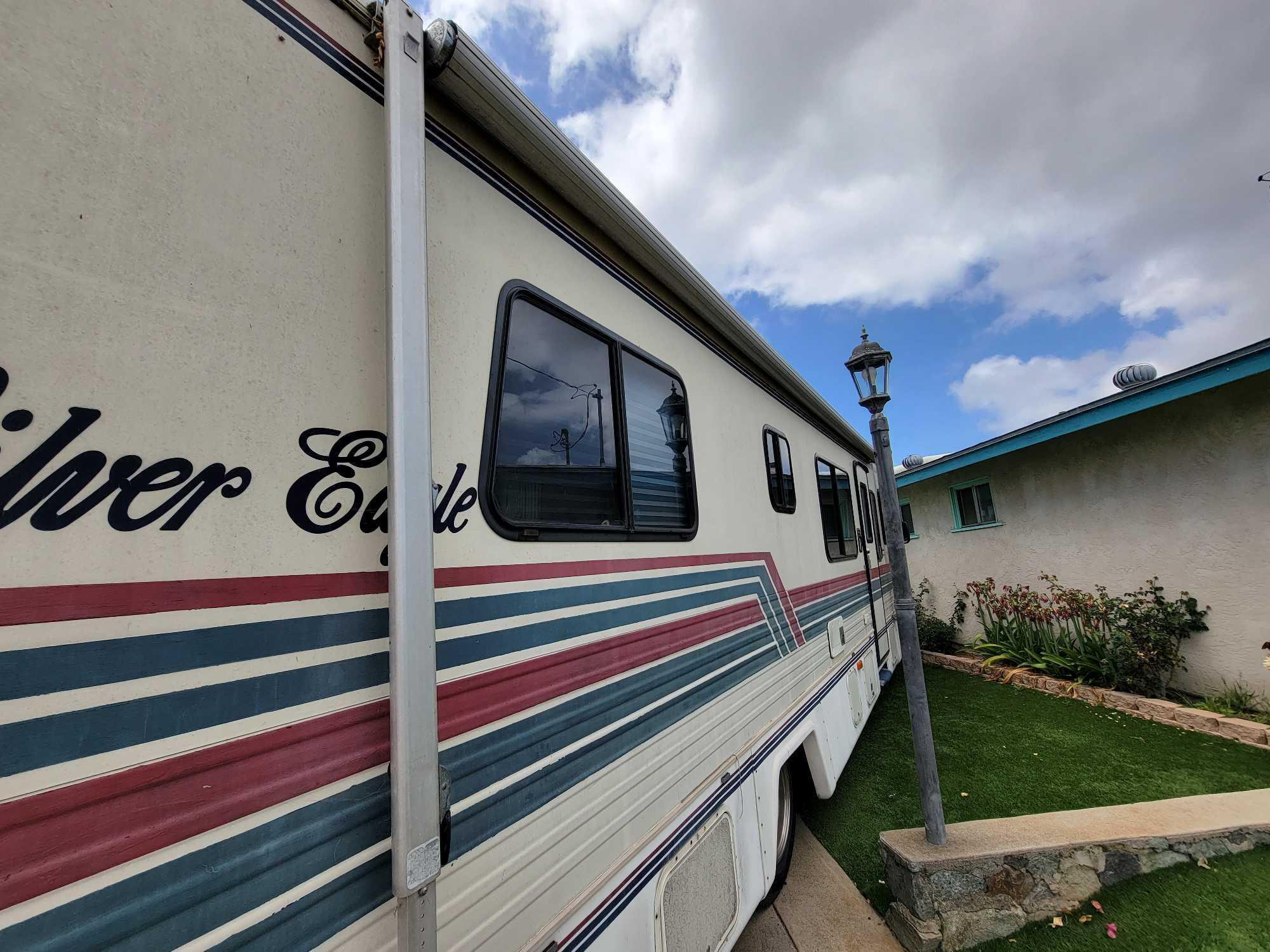 1991 Silver Eagle Coach 33ft 135,860 Miles Starts, drives Runs No Smog