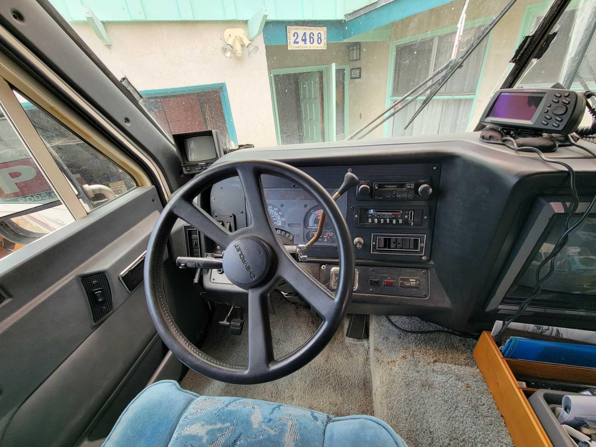 1991 Silver Eagle Coach 33ft 135,860 Miles Starts, drives Runs No Smog