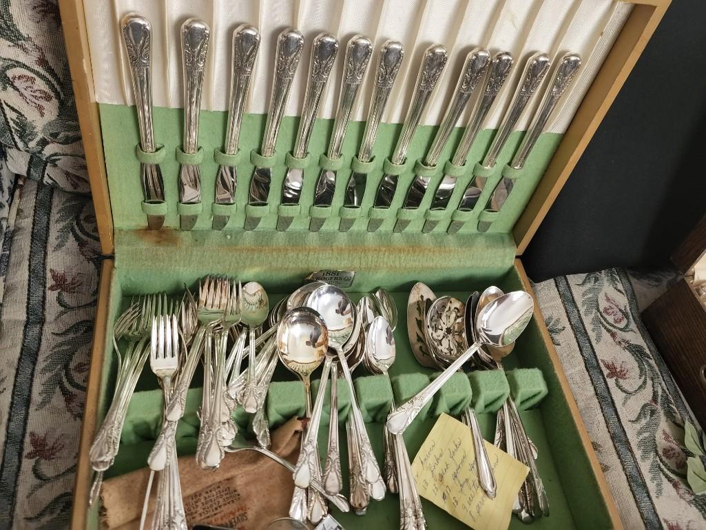 1881 Wm Roger MFG original Silverware Dinner Set knives forks spoons with Case