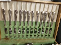 1881 Wm Roger MFG original Silverware Dinner Set knives forks spoons with Case