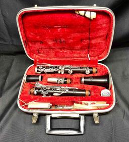 La Marque Paris France Wood Soprano Clarinet with case and accesssories