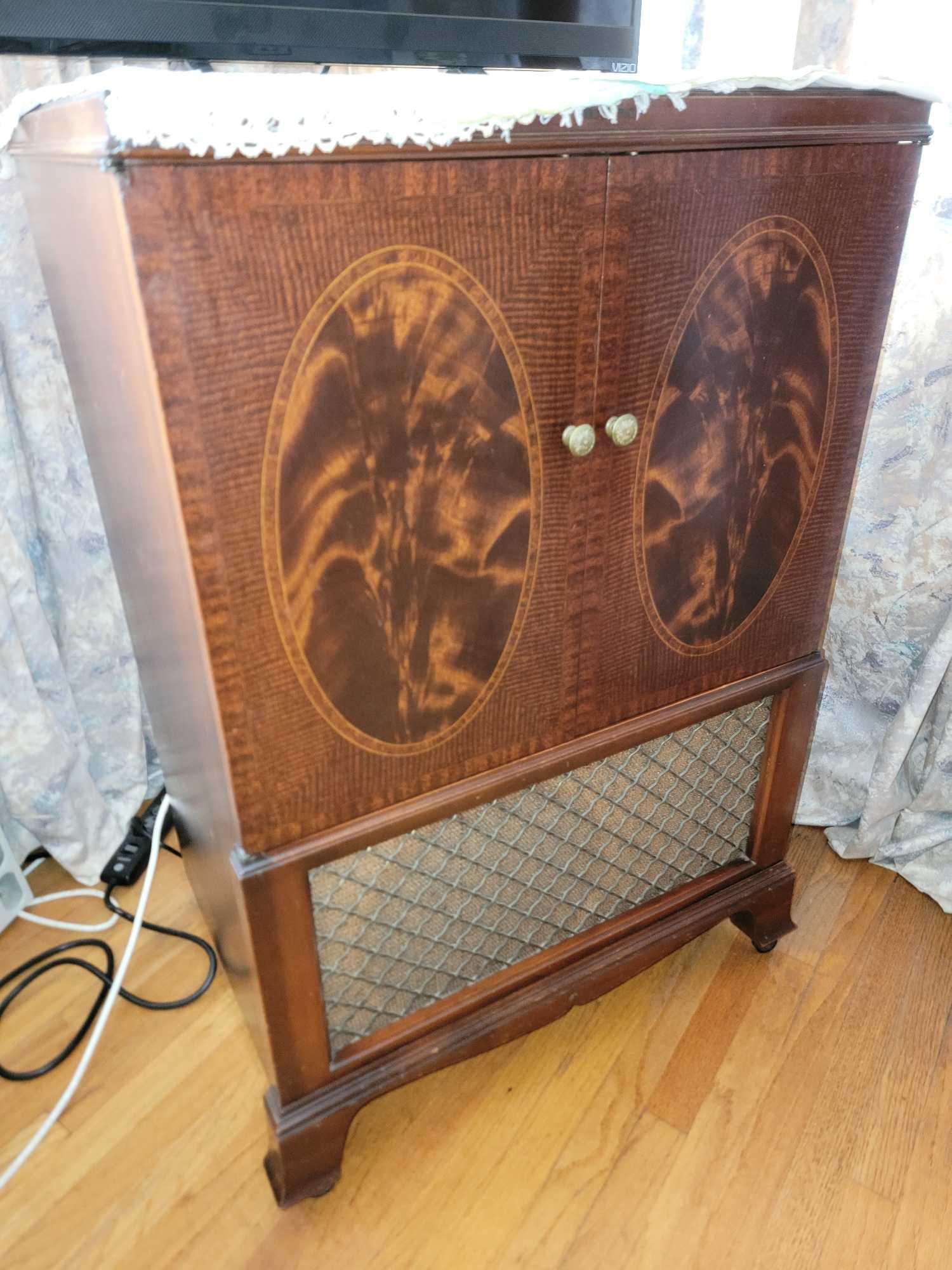 1950s Golden Throat Tone RCA Victor Television Vintage
