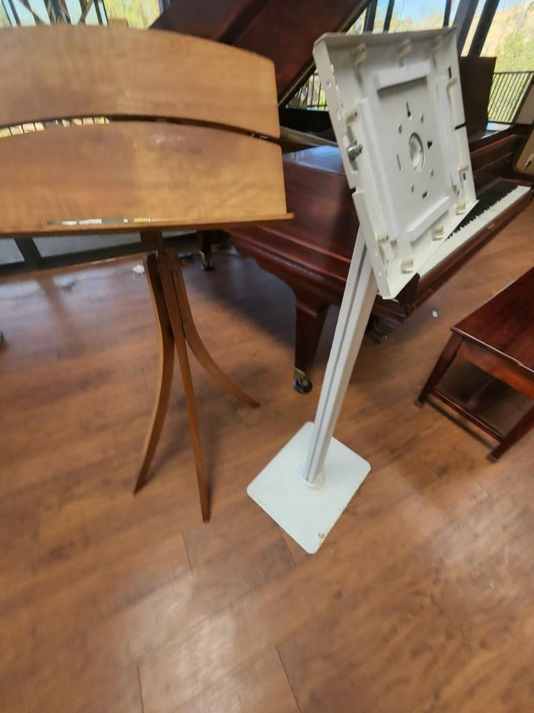 conover piano with bench x2 music stands Buyer must remove all