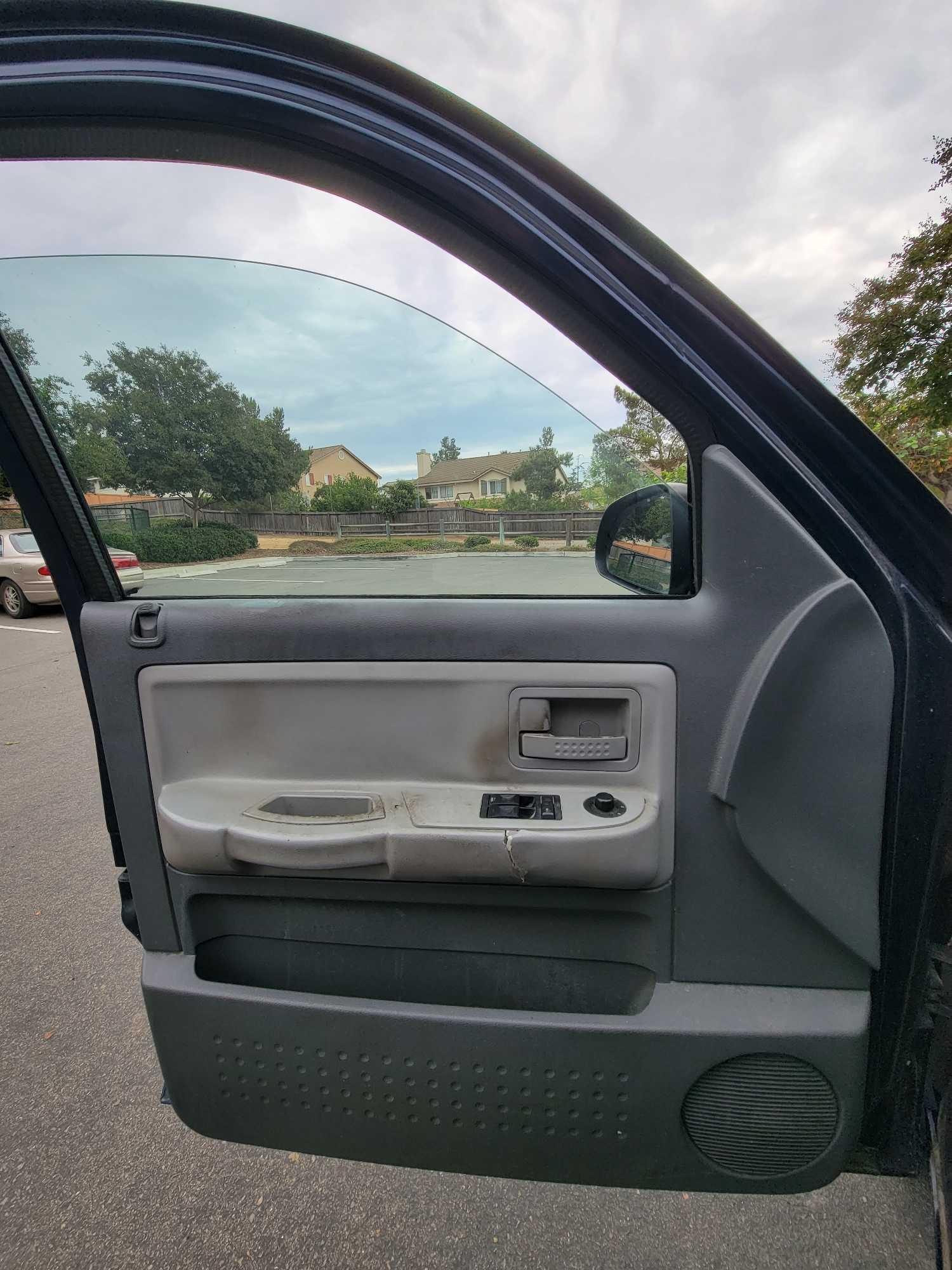 2005 Dodge Dakota Pickup Truck 103,844 Miles w/ Camper Shell