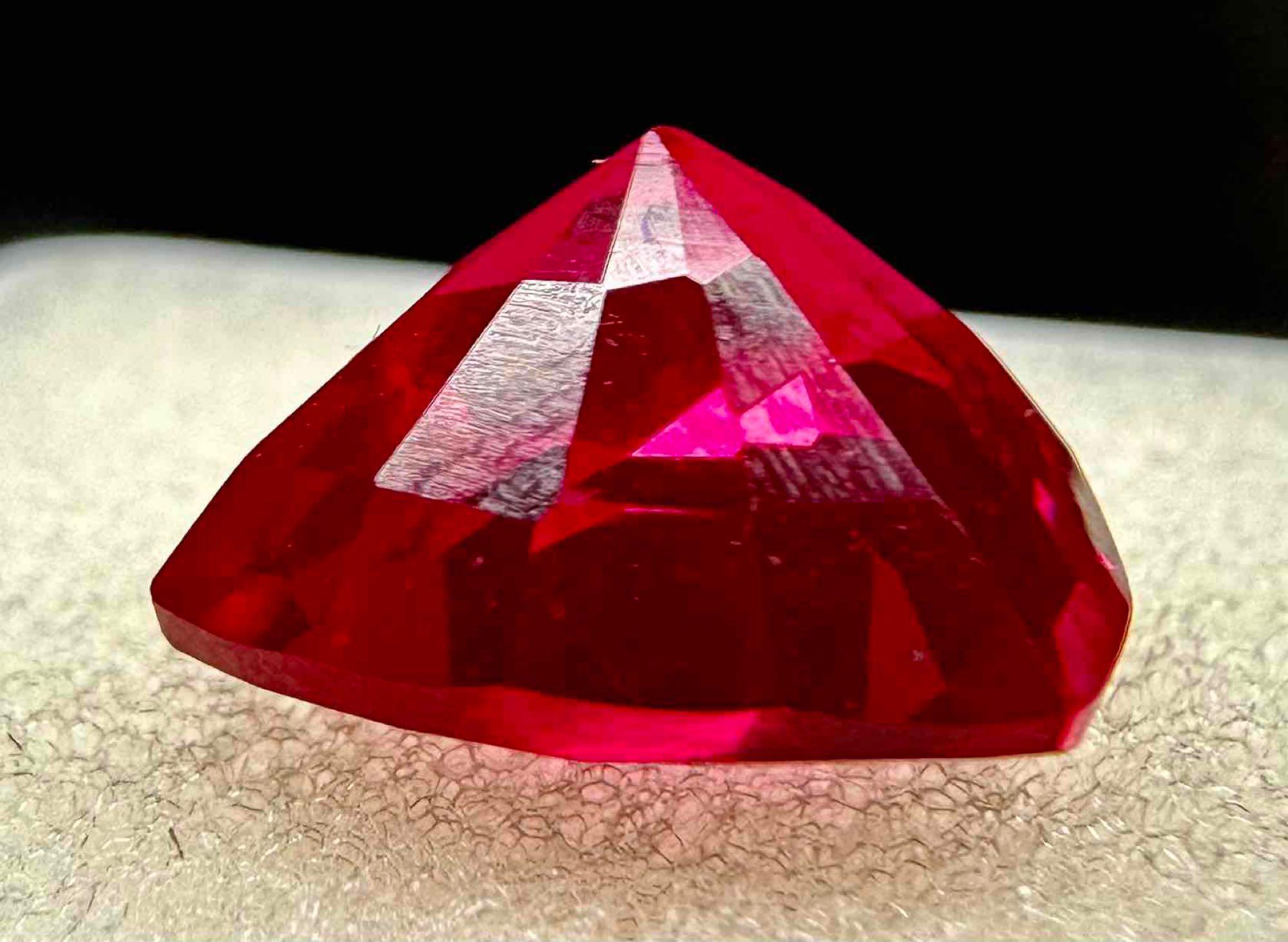 Breathtaking Intense 7.89ct Red Ruby Explosive Sparkles