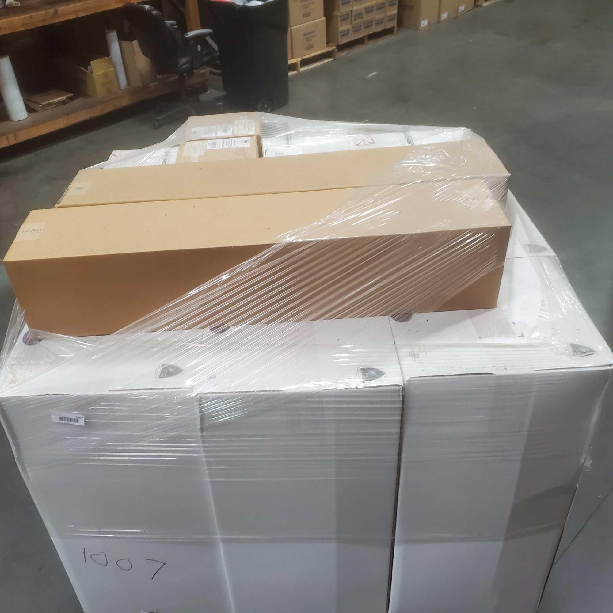 Pallet of custom B-k lighting and Targetti