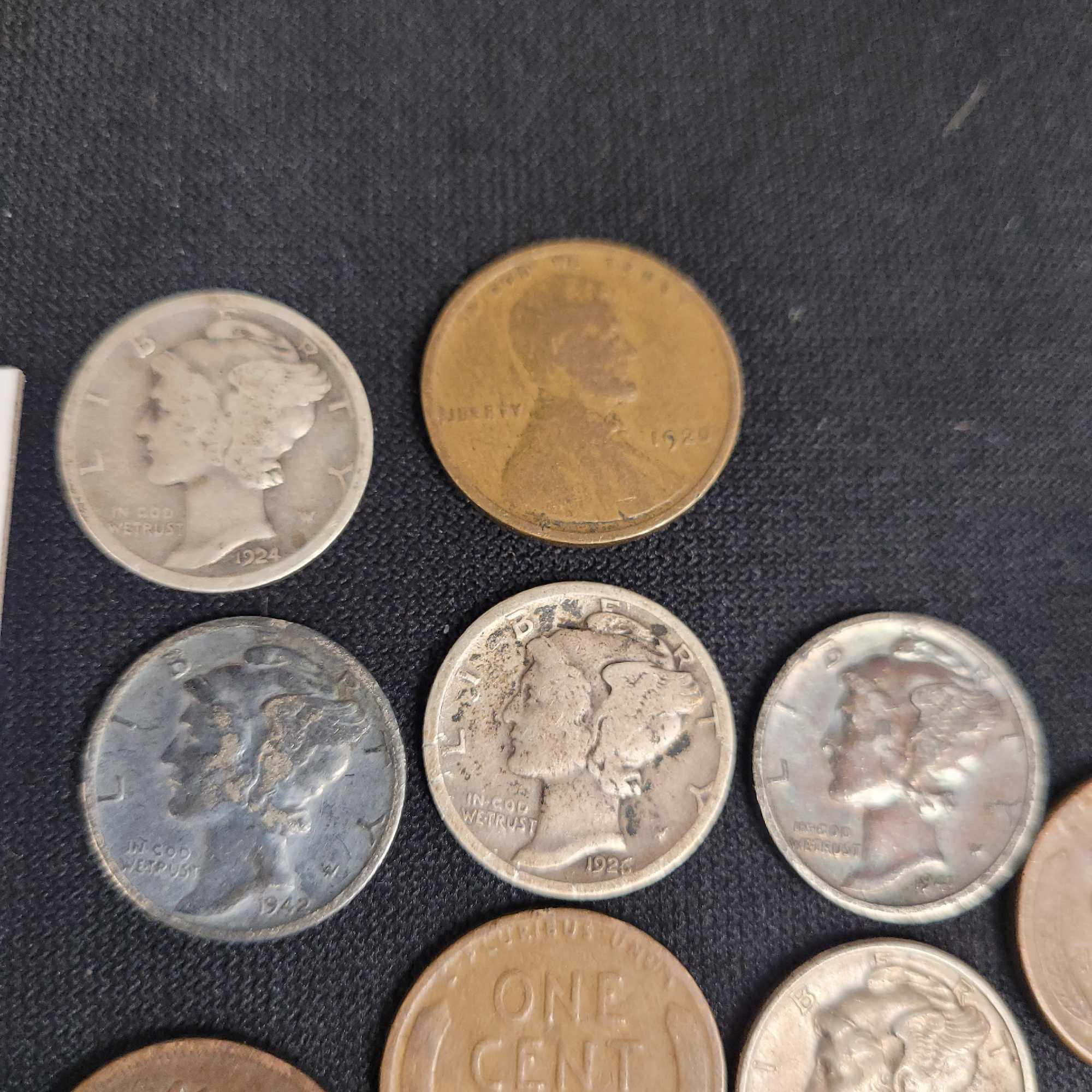 Lot of US Coins Silver Quarters Dimes Wheat Pennys Halfs