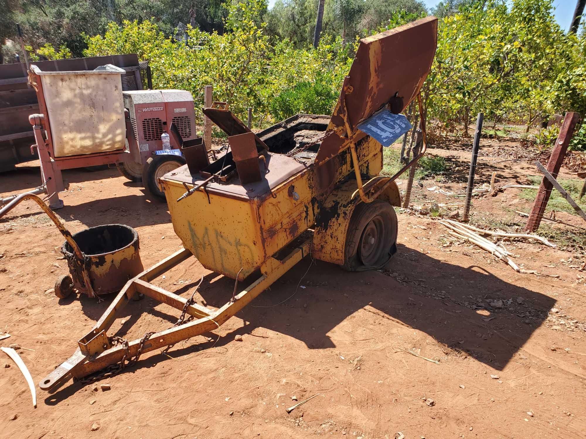 Hot Roofing Tar Trailer w/ Rolling Bucket