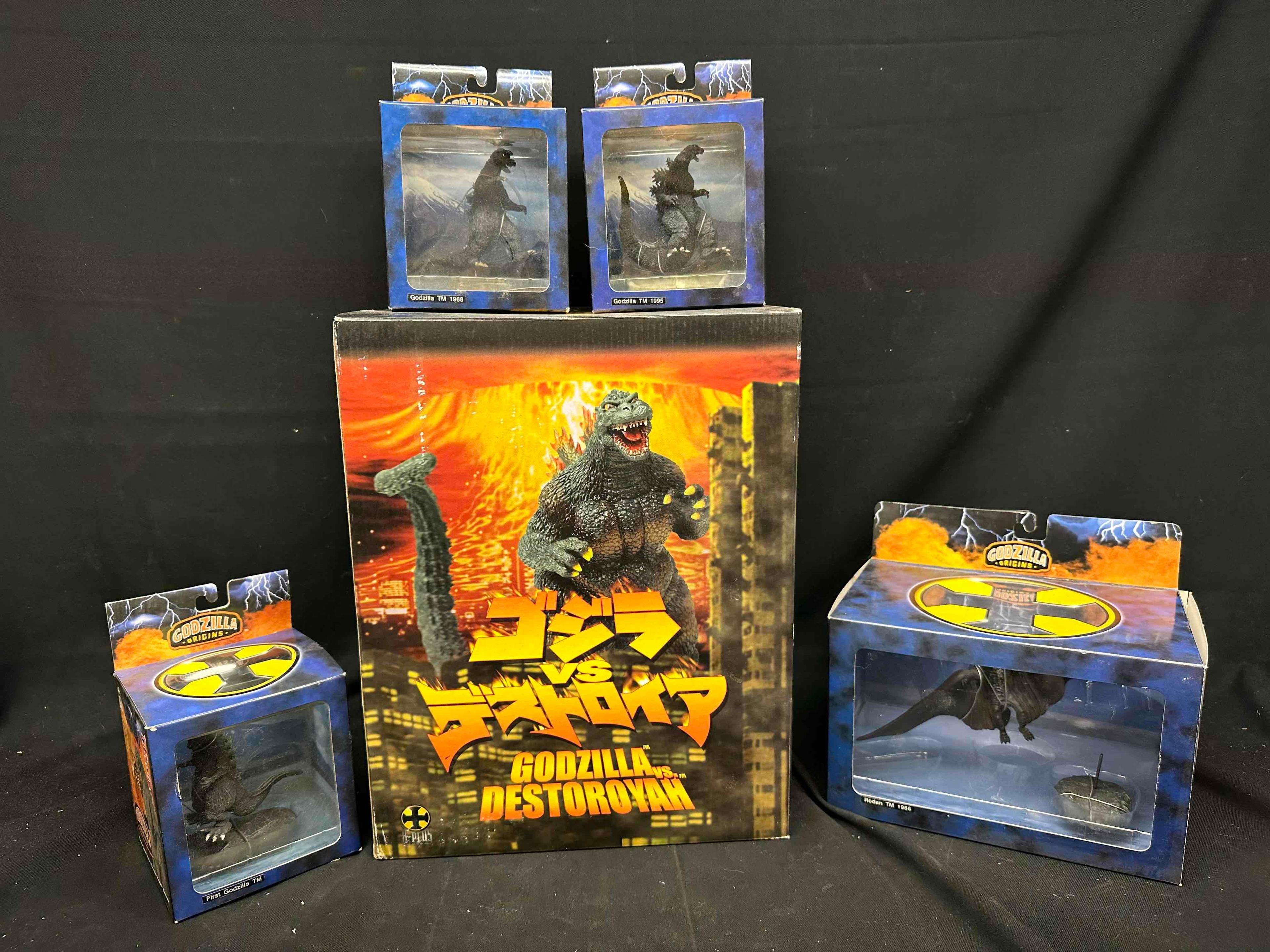 GODZILLA vs DESTOROYAH 12" Resin Statue 2004 Toho Sota X-Plus Chess piece Limited Edition