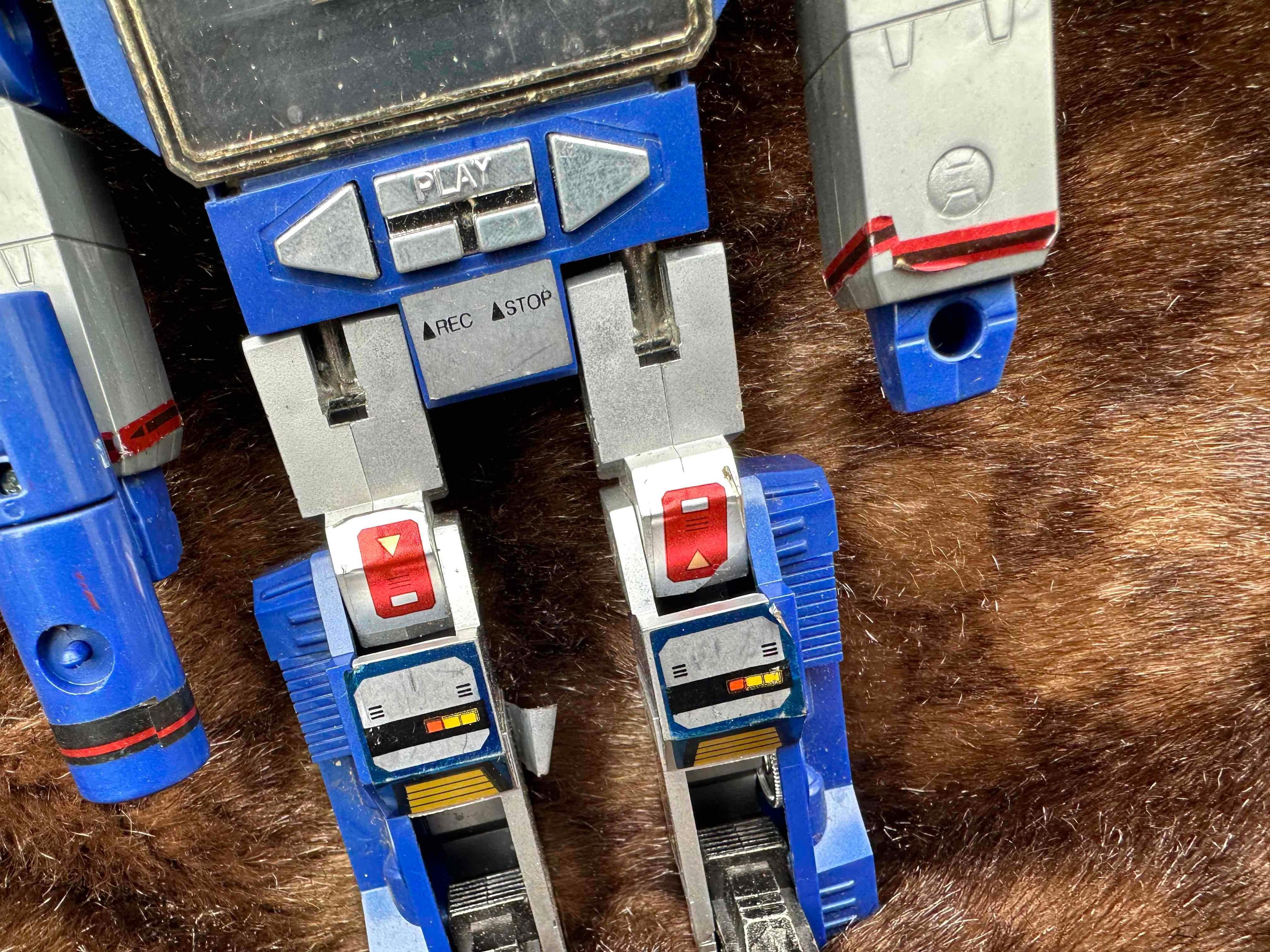 Vintage Transformers Figures Near Complete. Optimus Prime, Soundwave, Starscream more