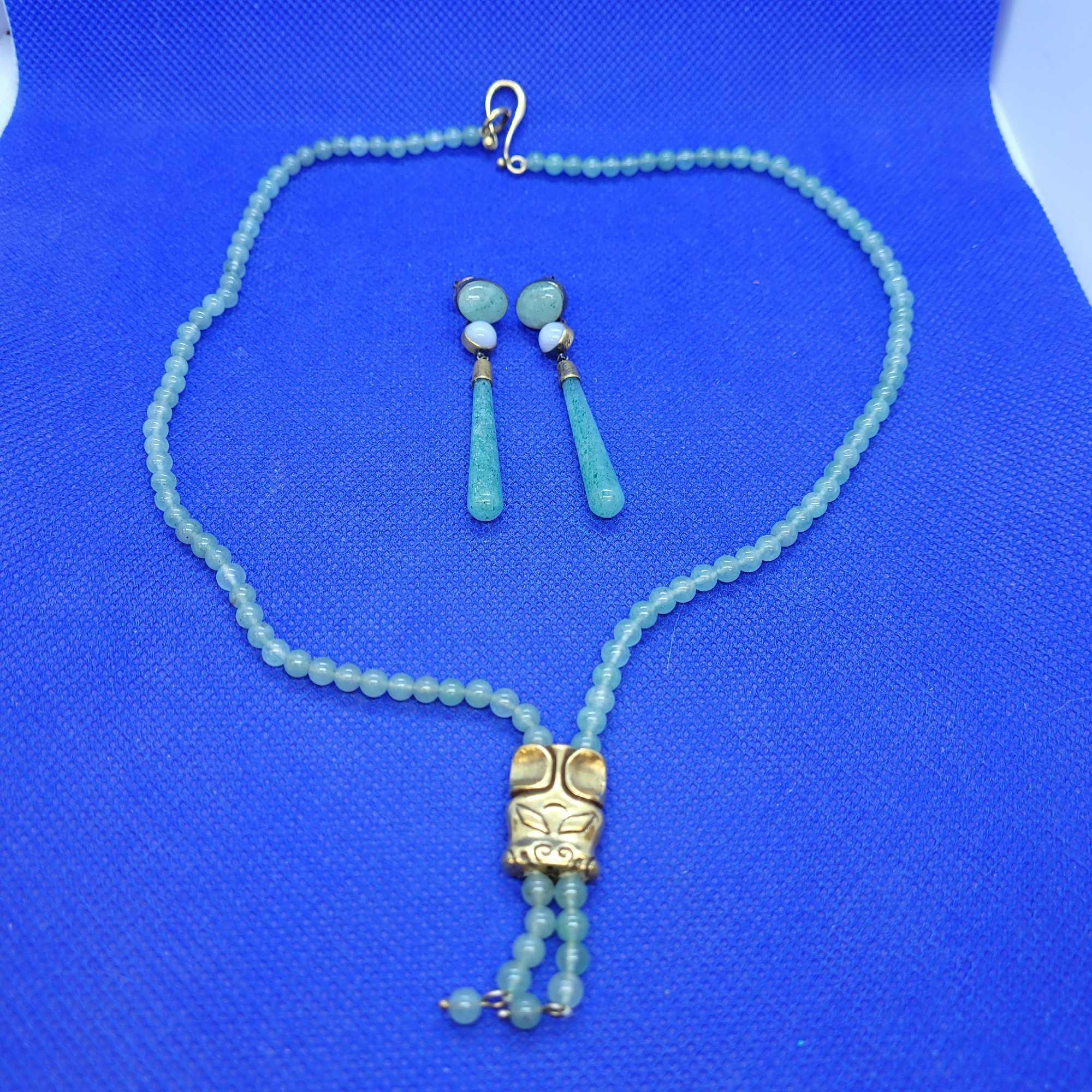 Set of Jade Necklace and Earrings 26.4 grams