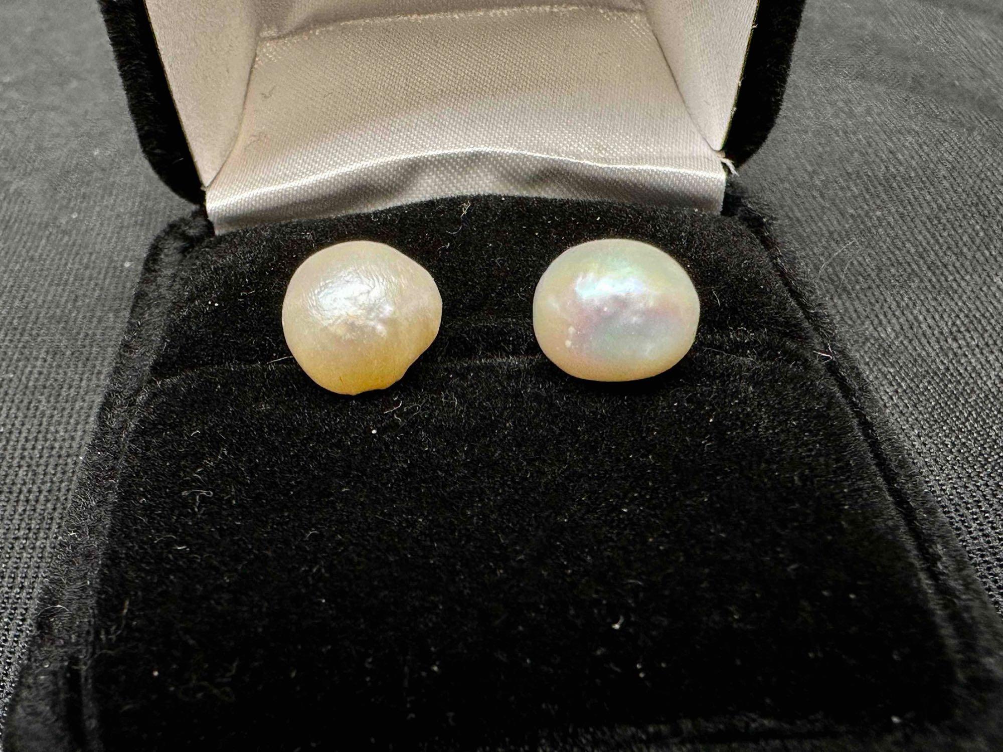 Pair of Exquisite Pearls 8.9ct Total