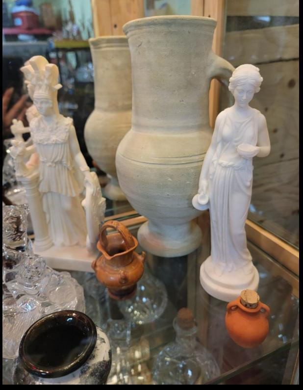 Taco Vase, Murano Swan Vase, Alabaster Figurines Italy, Vtg Wine Jug, Native American Pottery etc