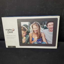 Vintage GE vehicle spotlight Nixplay WiFi cloud 8in frame NIB