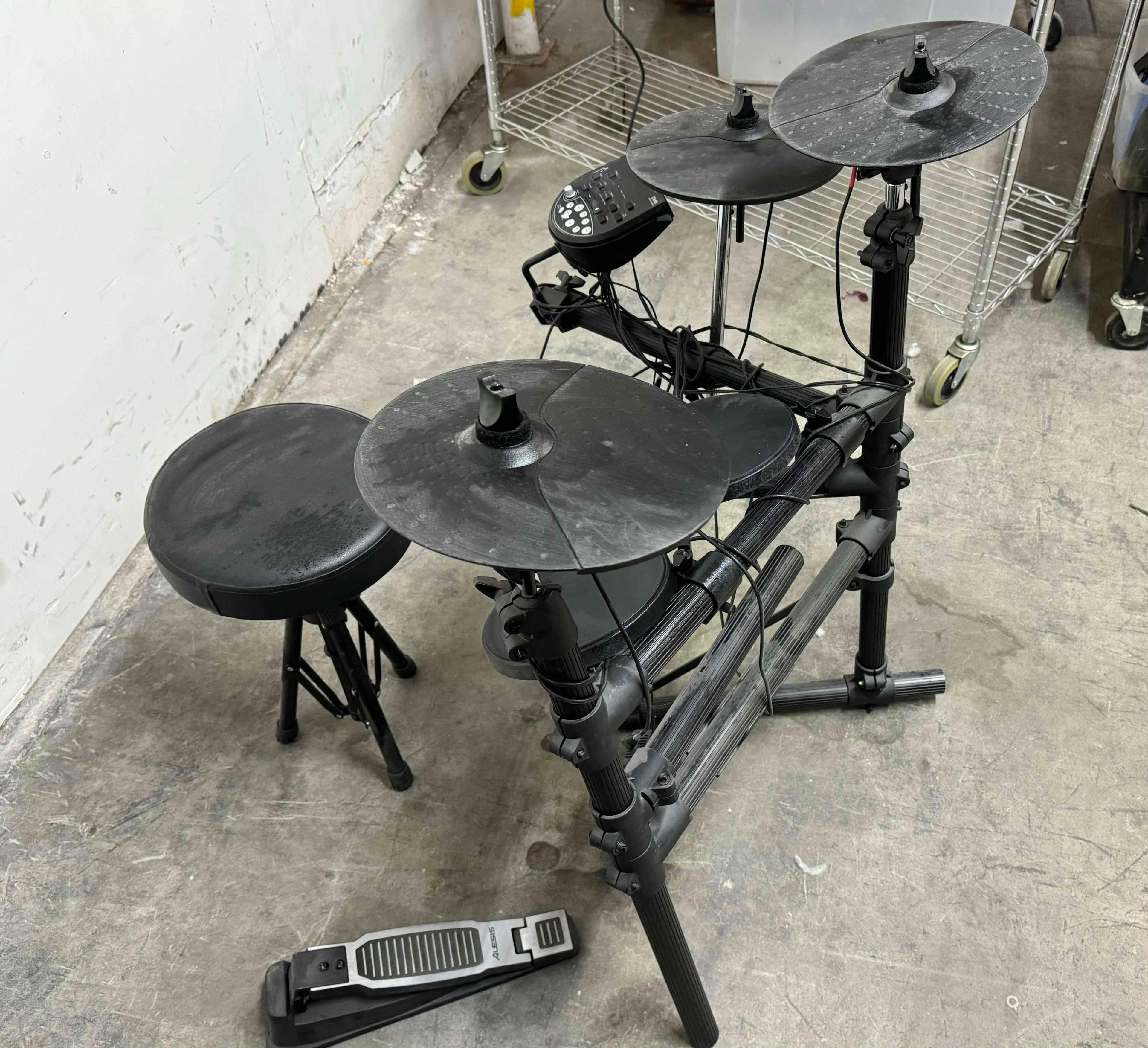 Alesis DM6 USB Electronic Drum Set