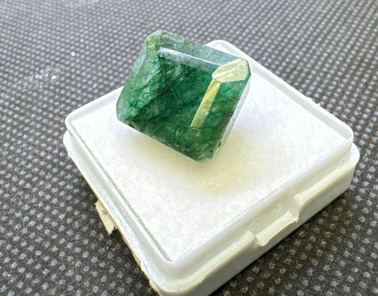 Emerald Cut Green Emerald Gemstone 15.85ct